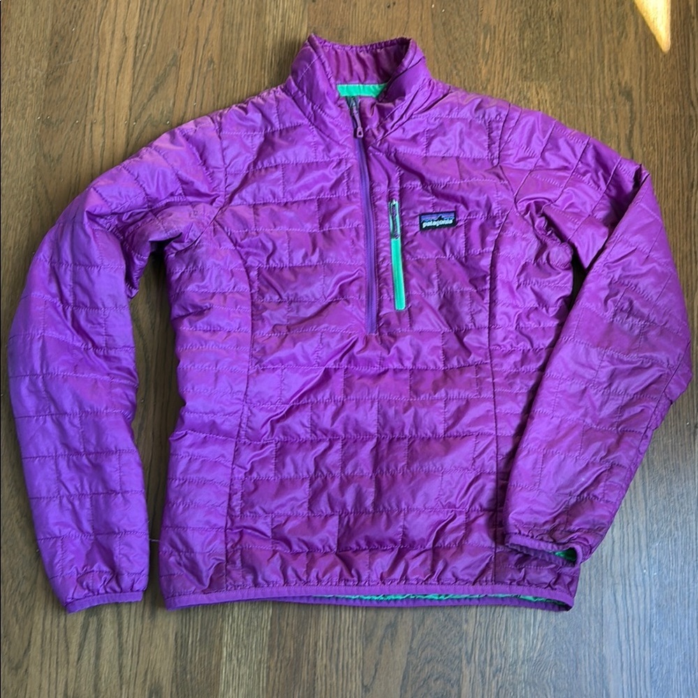 Patagonia women’s nano puff pullover size small